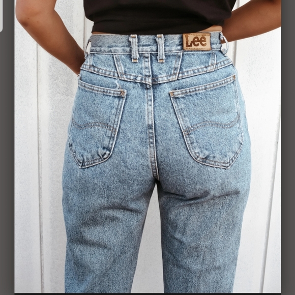 Lee Denim - VINTAGE LEE 80's HIGH WAIST MOM JEANS LIGHT WASH